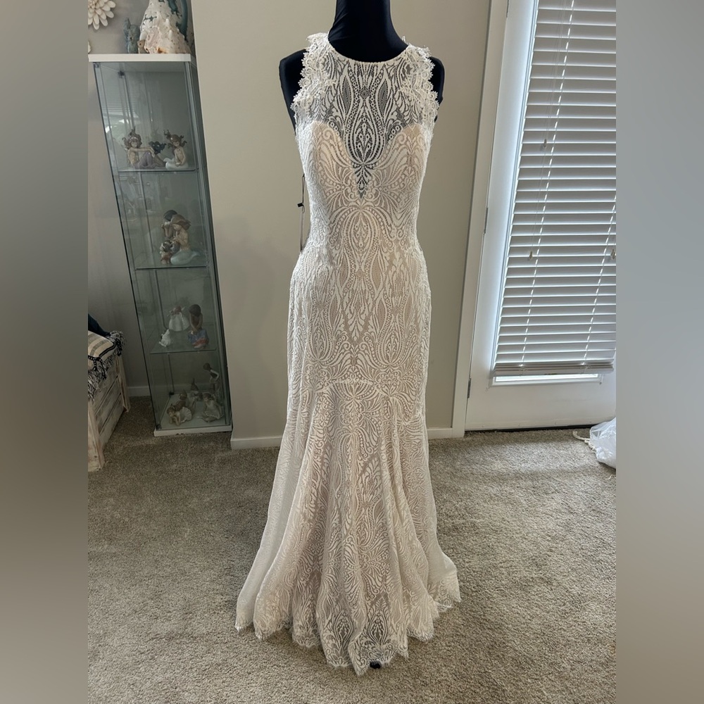 Allure Bridals Ivory Beaded Lace Fit-and-Flare Wedding Dress